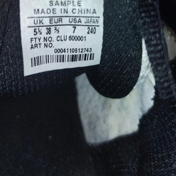 ADIDAS adiPRENE Tennis Shoes Size 5.5 Youth/ Women's Runs Larger Than Size SAMPL - Picture 6 of 9